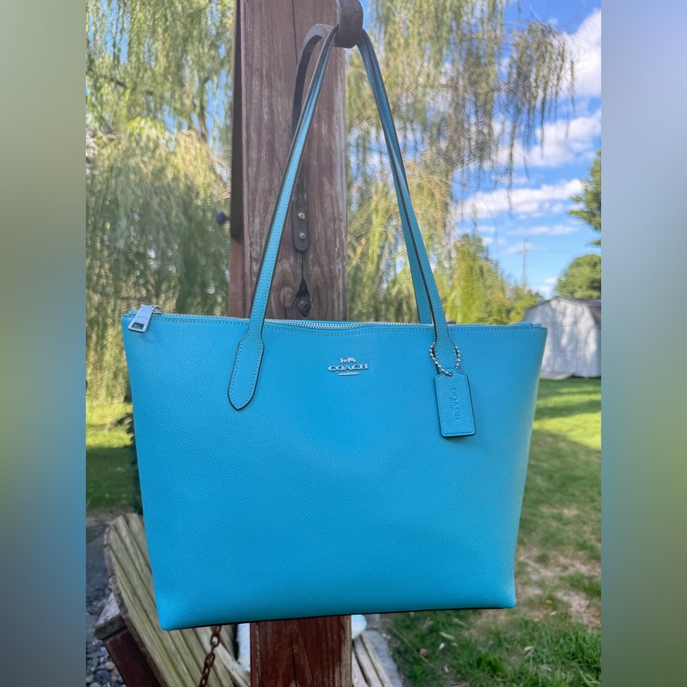 Coach medium zip city tote